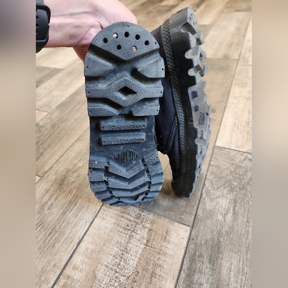 Shoes - Picture 5 of 6